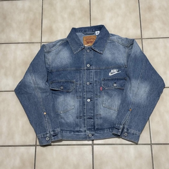 Levi’s X Nike Denim Trucker JacketSize Small